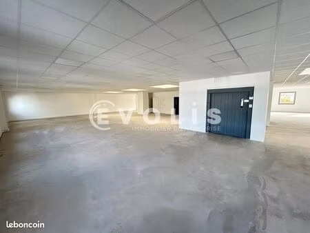 bureaux 673 m²