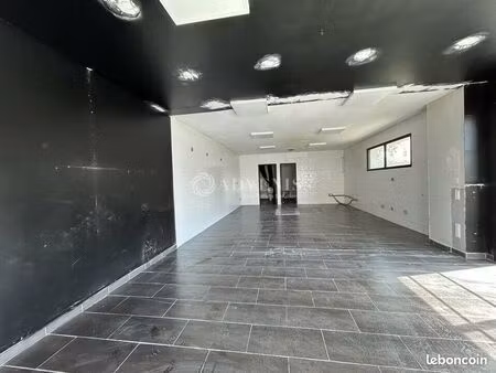 local commercial 70 m²