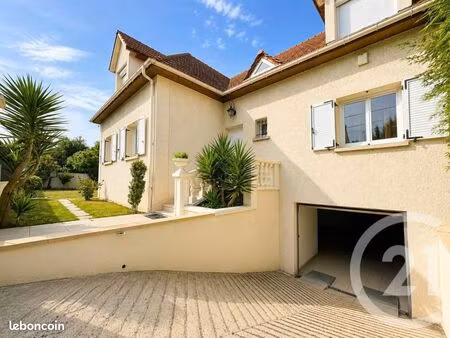 pavillon 6 pièces 180 m²