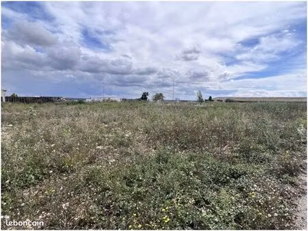 terrain 1 200 m² anais