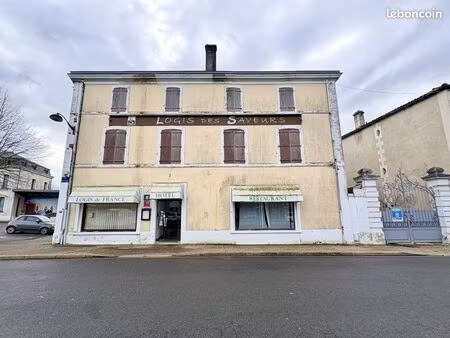 immeuble 600 m² chasseneuil sur bonnieure