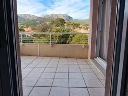 grand f3 76 m2 avec terrasse et garage