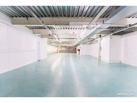local 627 m² pantin