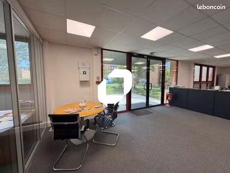 local d'activité 365 m²