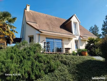 maison 7pièces à falaise à 2 pas des commerces et écoles