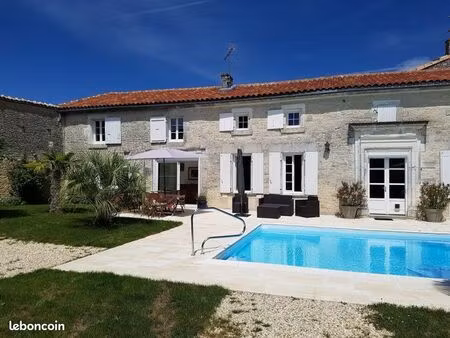 authentique ferme saintongeaise restaurée 225m2 chassors