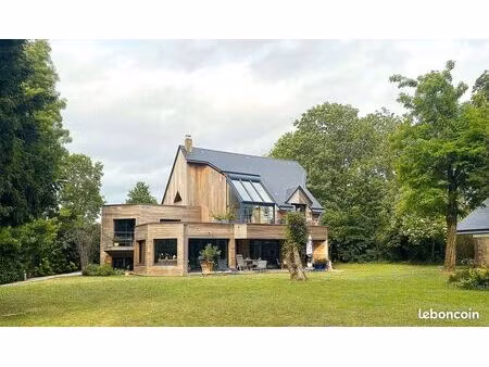 maison moderne et de charme sur terrain boisé et sans vis à vis près de caen