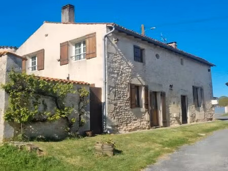 maison charentaise avec salon cathédrale