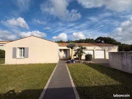 plain pied de 2015 - village tous commerces