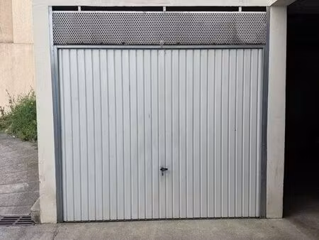 box parking
