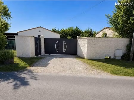 maison 110 m² rénovée 3 chambres terrain 1052 m² courbillac
