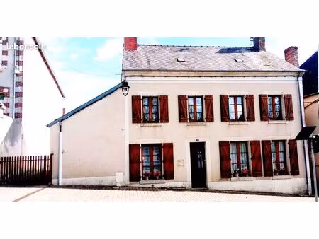menetou salon -maison 180 m² – terrain arboré 2 100 m² – garage 2 voitures – cave voûtée