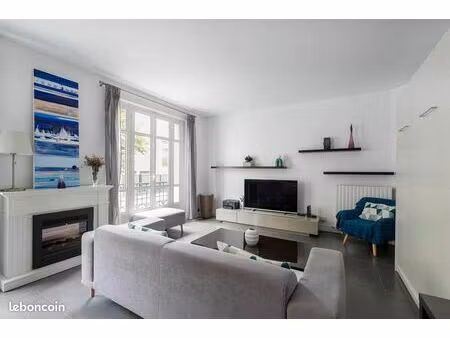 courbevoie limite asnières – 56 m² – gare à 200 m – immeuble bourgeois