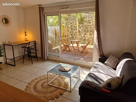 location studio meublé avec jardin la possession