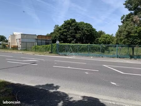 local 1703 m² l'isle d'espagnac