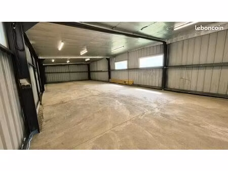 local commercial / stockage 220 m² avec bureau et cour