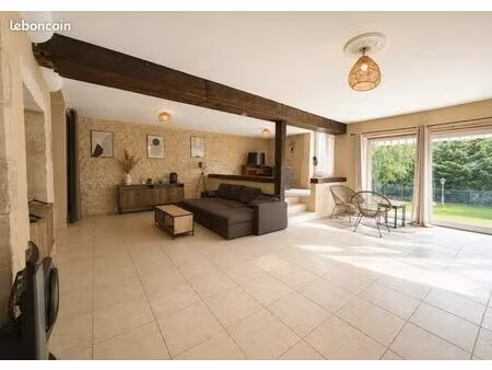 maison 7 pièces 280 m²