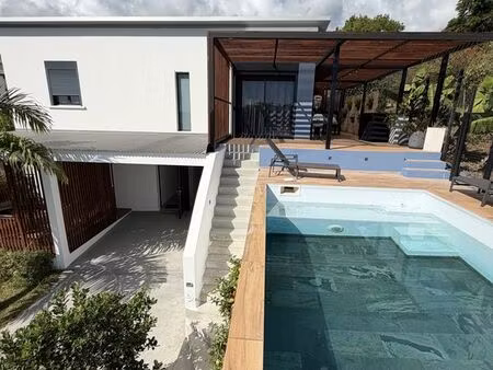 villa 6 pièces 140 m²