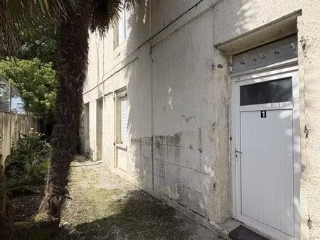 immeuble 159 m² saintes