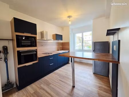 appartement t2 refait à neuf semi équipé