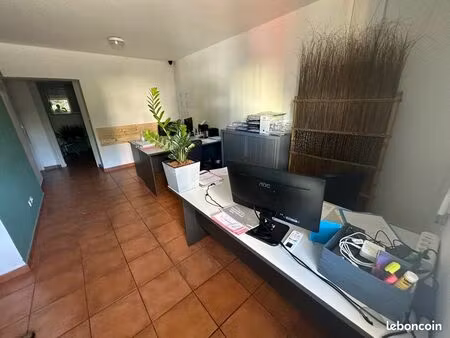 local 50m2 pour bureau ou commerce