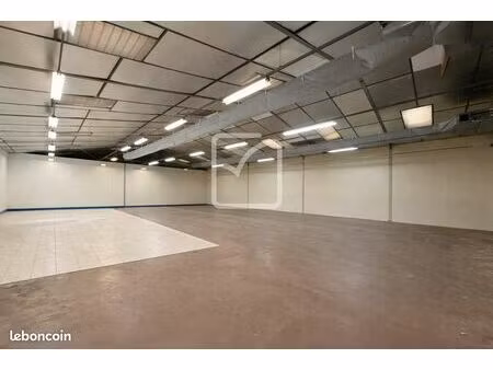 local commercial 600 m² sarlat-la-canéda