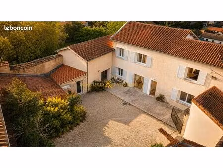 propriété 7 pièces 198 m²