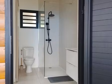 location meublée – maisonnette avec terrasse et jardin