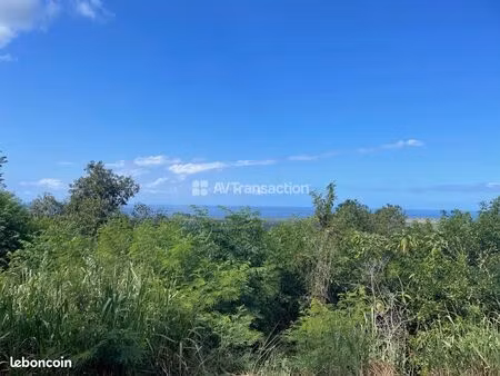 terrain de environ 823 m2 a piton saint leu