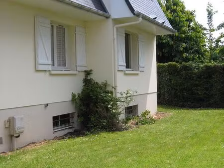 f1 de 28m2  à caen au calme  dans petite résidence (6 appartements) (allée privée)