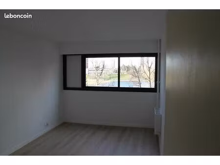 studio belle vue sur le lac de créteil