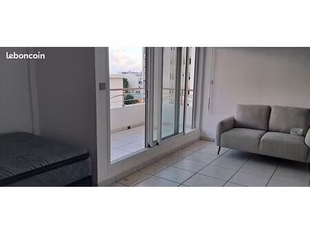grand studio meublé st-denis