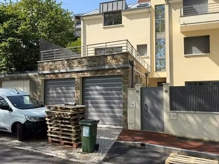 appartement triplex neuf (comme une maison)