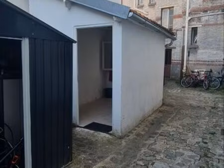 local 6m2 avec boite aux lettres maisons alfort