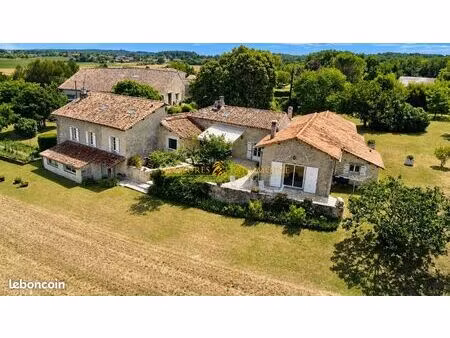 maison 10 pièces 334 m²