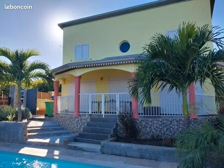 villa f4 saint gilles