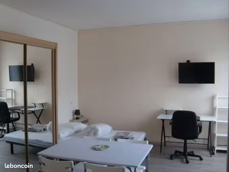 t1 meuble  hyper centre bourges  parking privatif