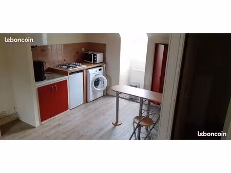 a louer studio meuble de 27 m2 - centre de lannion