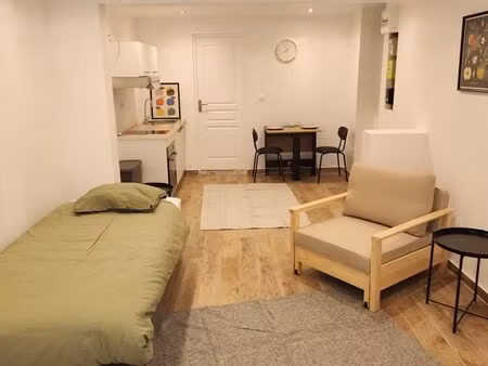 studio meublé rénové – 35 m²