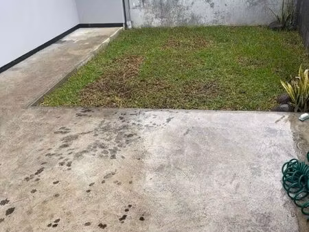 f3 meublé avec cour  patio et parking – au calme