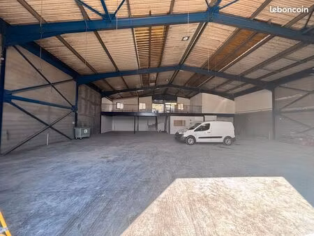600 m² avec forte visibilité - pae la mare