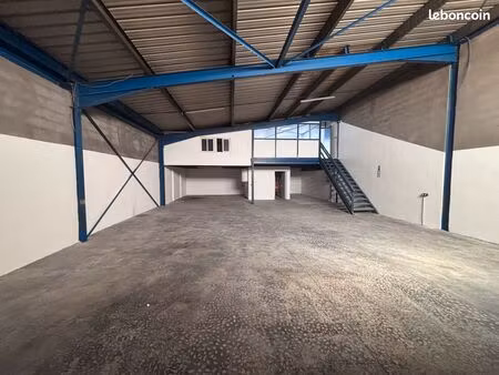 local d'activité 210 m² pae la mare