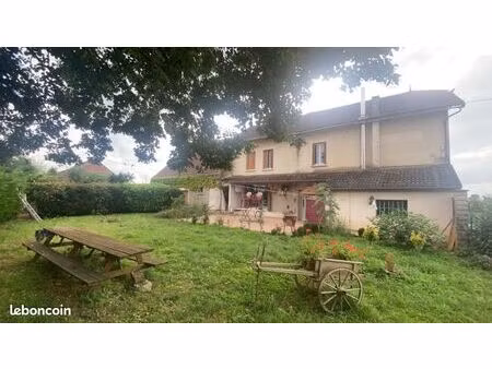 250m2 6 chambres