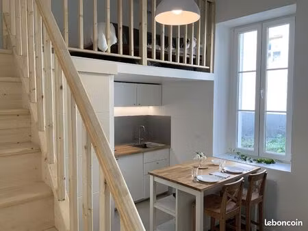 face insa /campus studio indépendant meublé esprit duplex  hauteur 4 mètres  secteur lahit