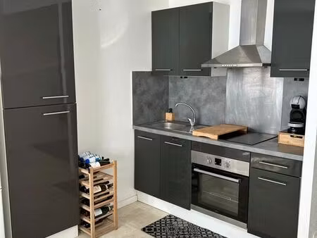 f2 à louer au rdc avec cuisine équipée et fibre optique