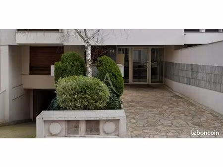 parking/box asnieres sur seine