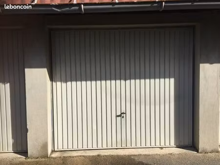 loue garage pontarlier