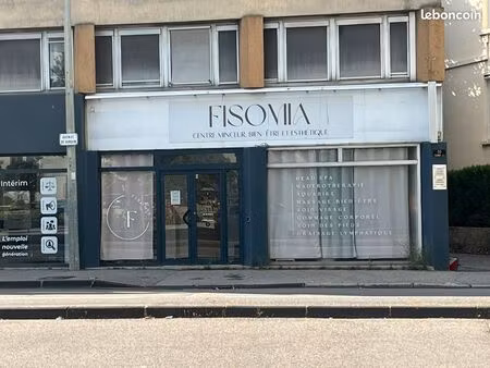 à louer – local commercial 76 m² face au futur pôle médical