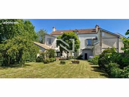 maison 12 pièces 207 m²