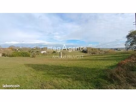 terrain 6810 m² baneuil